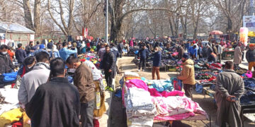 کئی ہفتوں بعد سرینگر میں’سنڈے مارکیٹ‘ پھر سج گیا