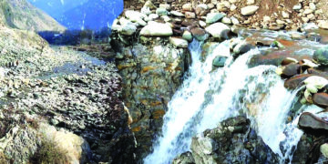 برنگی نالہ میں دوسری جگہ پرایک اور گہرا گھڑا نمودار