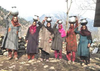 بنگڈار گترو ترال میں پانی کی قلت سے لوگوں کو مشکلات