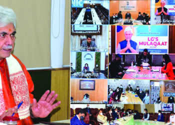 ’ایل جی  ملاقات‘پروگرام کے دوران منوج سنہا کی جے کے ۔ آئی جی آر اے ایم ایس کے درخواست دہندگان سے بات چیت