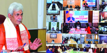 ’ایل جی  ملاقات‘پروگرام کے دوران منوج سنہا کی جے کے ۔ آئی جی آر اے ایم ایس کے درخواست دہندگان سے بات چیت