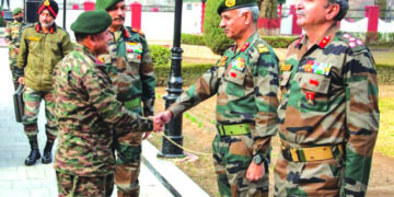 فوجی کمانڈر لیفٹنٹ جنرل اوپندرا دیویدی کا تین روزہ دورہ کشمیر اختتام پذیر