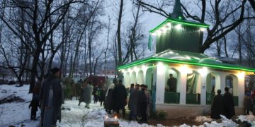 نہرترال میں بابا شکور الدین ؒکا عرس منایا گیا