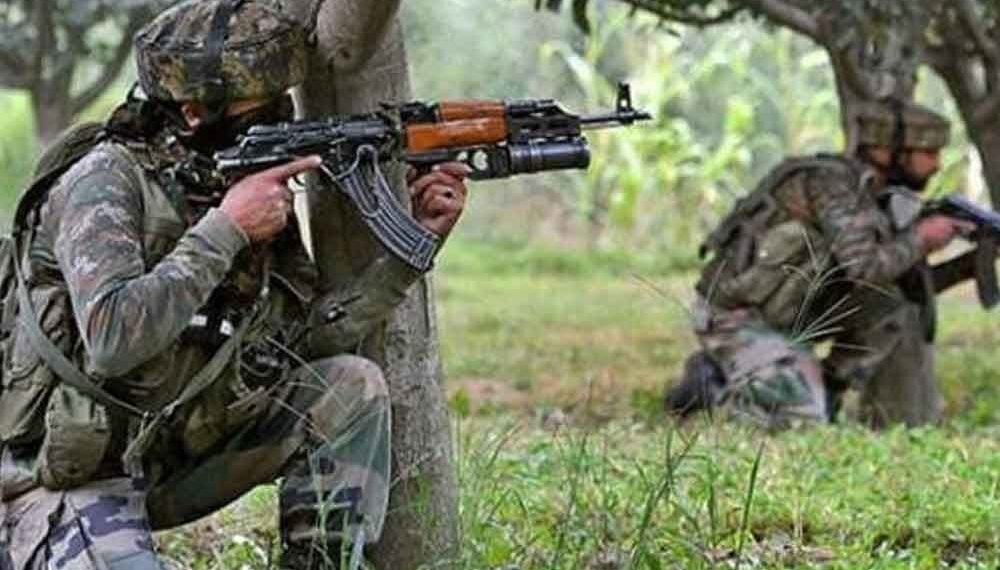 نائنہ پلوامہ میں فورسز اور ملی ٹینٹو کے درمیان تصادم شروع