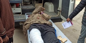 کنگہ لورہ ترال میں سومو دیوار کے ساتھ ٹکرا گئی، کئی مسافر زخمی