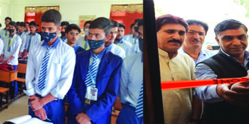 گورنمنٹ ہائی اسکول گوری پورہ میں کمپیوٹر لیب کاسرپنچ محمد شفیع وانی کے ہاتھوں افتتاح