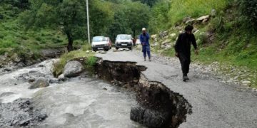 ستورہ حاجن کے بالائی علاقوں میں بادل پھٹنے سے سیلابی پانی سے تباہی