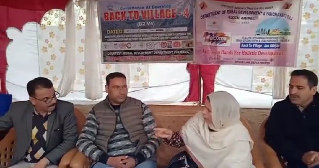 ترال میں ”بیک ٹو ولیج4“شدو مد سے جاری ،لوگوں کی بڑ ھ چڑ ھ کر شرکت