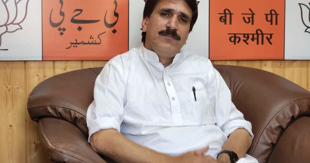 الطاف ٹھاکر کا سکھ فرقے کو مبارک باد