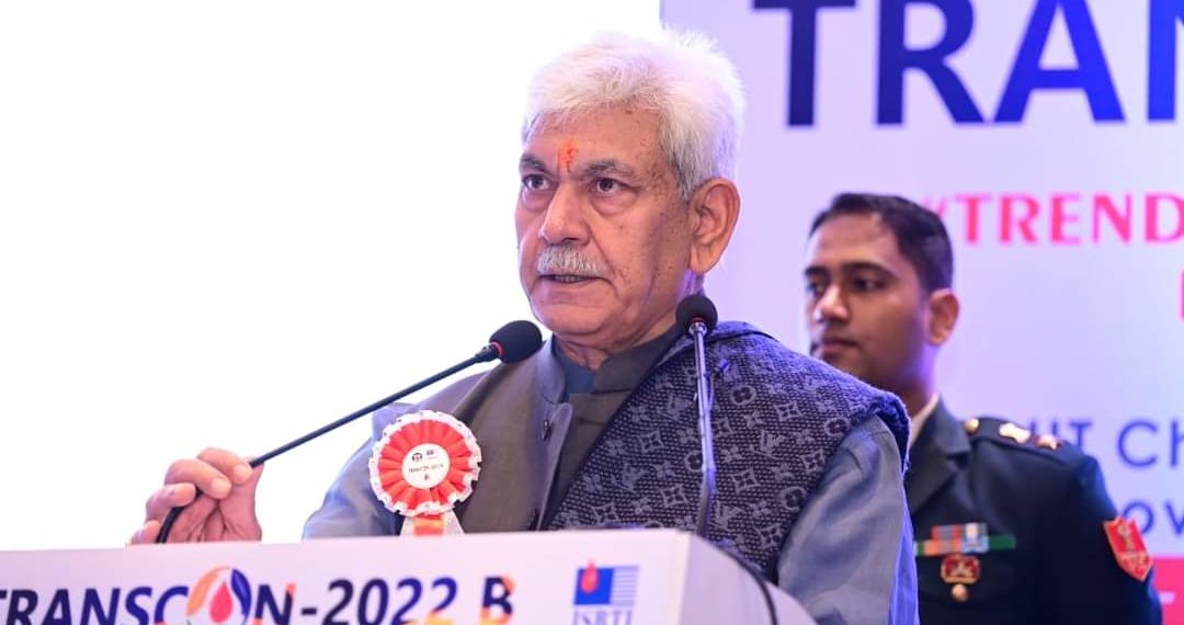 رضاکارانہ خون کے عطیہ کے لیے لوگوں کو تعلیم دینے، حوصلہ افزائی کرنے کی ضرورت :ایل جی منوج سنہا