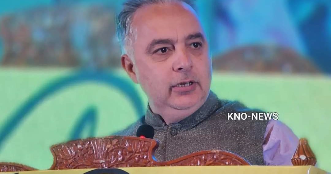 ابھی موسم سرما کی چھٹیاں نہیں ،موسمی حالات کے مطابق تعطیلات ہوں گے ڈائریکٹر سکول ایجوکیشن