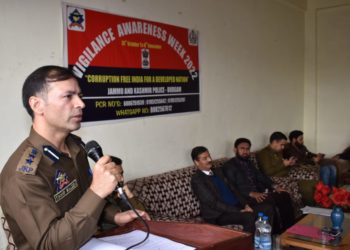 بڈگام پولیس کے زیر اہتمام "ایک ترقی یافتہ قوم کے لیے بدعنوانی سے پاک ہندوستان” کے موضوع پر سیمینار