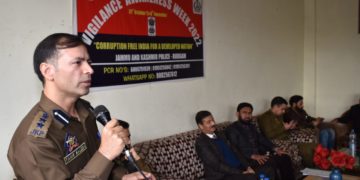 بڈگام پولیس کے زیر اہتمام "ایک ترقی یافتہ قوم کے لیے بدعنوانی سے پاک ہندوستان” کے موضوع پر سیمینار