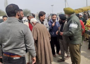 الطاف ٹھاکر نے ترال کے مختلف علاقوں کا دورہ ،عوامی وفود سے ملاقی