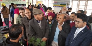 تحصیل لیگل سروسز کمیٹی ترال کی جانب سے ڈگری کالج میں جانکاری کیمپ