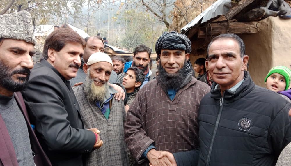 محبوبہ مفتی اور عمر عبد اللہ نے انتخابات سے قبل ہی ہار مان لی؛الطاف ٹھاکر