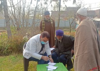 سیمو ترال میں مفت آیوش طبی کیمپ کا انعقاد