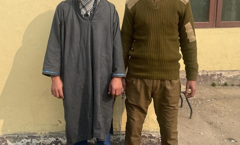 بارہ مولہ میں منشیات فروش گرفتار۔ ممنوعہ مادہ برآمد