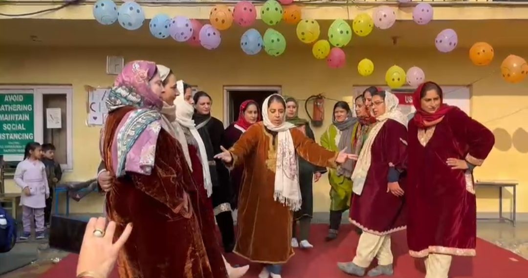 راجباغ میں قائم سکول میں سالانہ دن منایا گیا