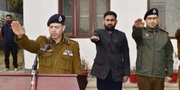 وادی کشمےرکے تمام اضلاع مےں یوم آئین پورے جوش و خروش کے ساتھ منایاگےا