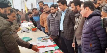 ڈپٹی کمشنر پلوامہ نے میونسپل کونسل پانپور کا دورہ کیا