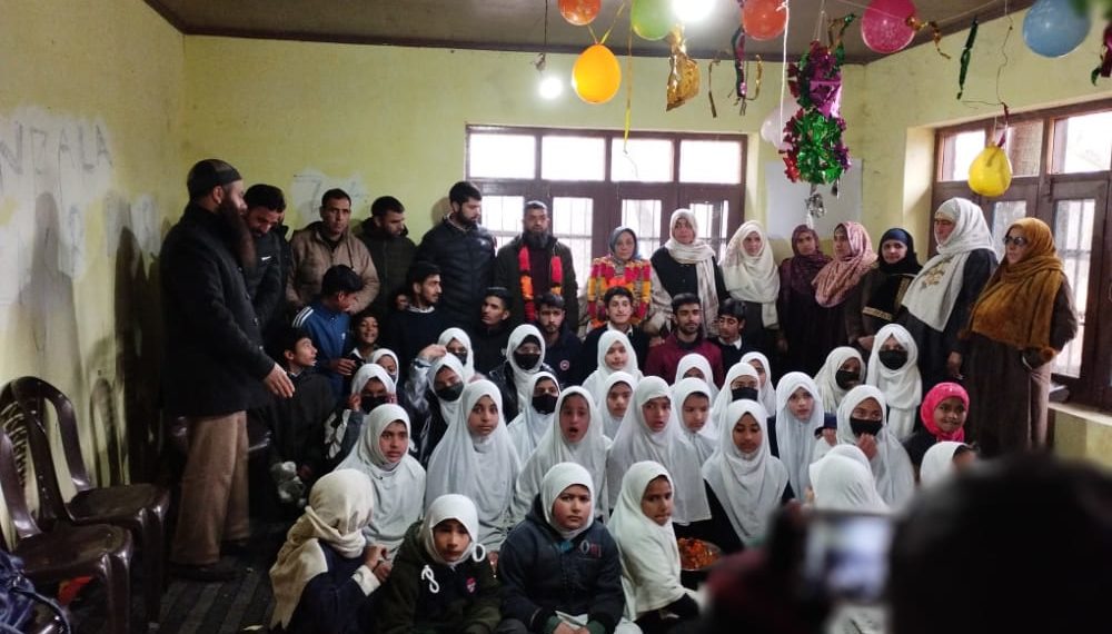 محکمہ تعلیم میں 32برس تک خدمات انجام دینے والی استانی نوکری سے سبکدوش