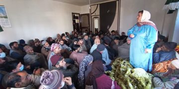سکینہ ایتو نے ڈی ایچ پورہ بلاک کے نیندی مرگ علاقے کا دورہ کیا۔