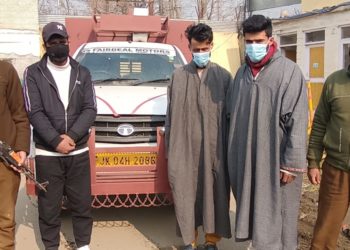 بڈگام میں24 گھنٹے میں ڈکیٹی کا معاملہ حل ، 03 گرفتار،گاڑی ضبط