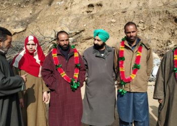 ترال میں کئی افراد پی ڈی پی میں شامل