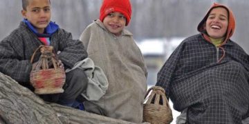 گرم لباس پہنیں،نقل وحمل کوکم کریں