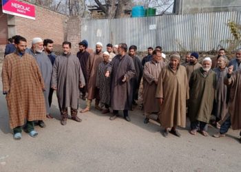 بستی اور رابطہ سڑک سے 33ہزار بجلی کی ترسیلی لائن نصب کرنے کا معاملہ