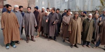 بستی اور رابطہ سڑک سے 33ہزار بجلی کی ترسیلی لائن نصب کرنے کا معاملہ