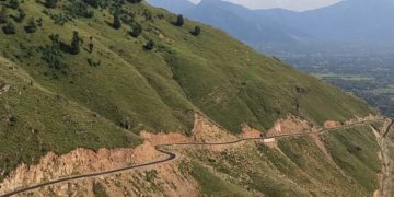 لرگام ترال میں سڑک کی تعمیرکے لئے بیوہ خاتون کی ملکیتی اراضی حاصل کی درخت کاٹے گئے