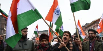 سری نگر میں بھاجپا رہنماﺅں کی جانب سے ترنگا ریلی نکالی گئی