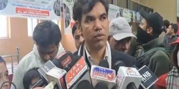 انتظامیہ کا کام تجاوزات کی حفاظت کرنا ، اسے ہر قیمت پر کریں گے:صوبائی کمشنر کشمیر