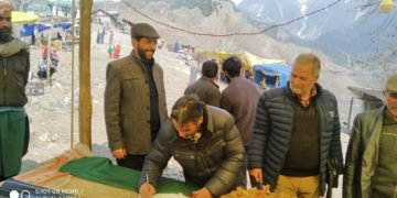 ترال میں قصور وار تاجروں سے 6ہزار روپے بطورجرمانہ وصول