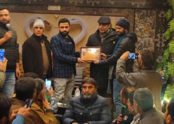 ٓ شیخ عنایت اللہ اے ڈی فوڈ پلوامہ کو پر نم آنکھوں سے الودعی