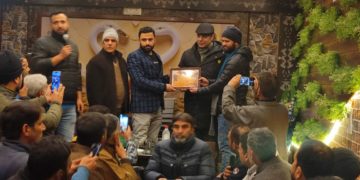 ٓ شیخ عنایت اللہ اے ڈی فوڈ پلوامہ کو پر نم آنکھوں سے الودعی