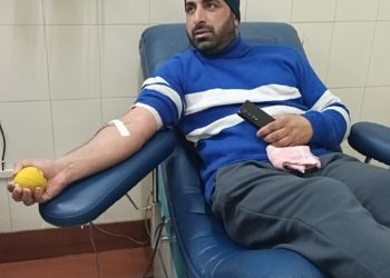 درد دل کے واسطے پیدا کیا انسان کو۔۔۔۔۔ ترال کے نوجوان نے اب تک 7بار خون کا عطیہ دیا