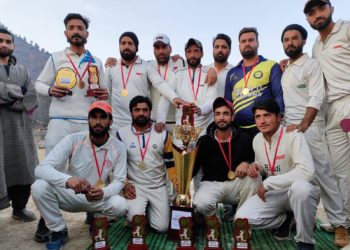 سیر پرائمر لیگ کو بٹہ گنڈ ترال نے اپنے نام کیا