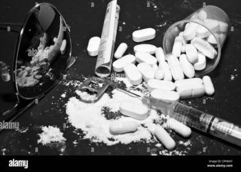 جموں و کشمیر میں تقریباً10 لاکھ افراد منشیات کے عادی،مرداورخواتین مختلف نشہ آور چیزوں کی لت میں مبتلائ