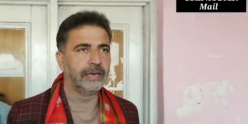 بی جے پی کے ضلع پریزیڈنٹ پلوامہ لطیف بٹ نے قصبہ یار کے کئی علاقوں کا دورہ کیا