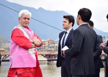 لیفٹنٹ گورنر منوج سنہا نے کیا جہلم ریور فرنٹ کے جاری کام کا جائے وقوعہ پرازخود معائنہ