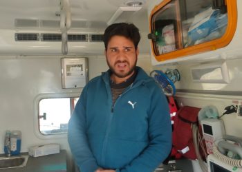 ترال میں کرٹیکل کیرایمولنس108 کے ساتھ منسلک ٹیکنشن نے زچہ اور بچہ کی جان بچائی