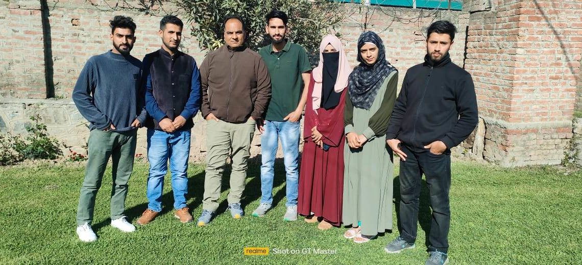 سکاوٹس اینڈ گائیڈس کے ممبران کیSDPOترال کے ساتھ میٹنگ منعقد