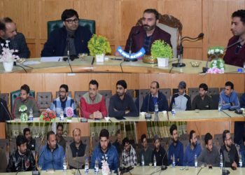 ضلع ترقیاتی کمشنر پلوامہ نے میڈیا اَفرادکے ساتھ اِستفساری میٹنگ منعقد کی