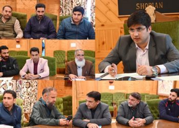 ضلع ترقیاتی کمشنر شوپیان نے جل جیون مشن پر ڈی ایل سی میٹنگ منعقد کی
