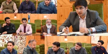 ضلع ترقیاتی کمشنر شوپیان نے جل جیون مشن پر ڈی ایل سی میٹنگ منعقد کی