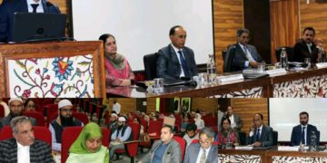 اسلامک یونیورسٹی اونتی پورہ نے منایا نرسوں کا عالمی دن