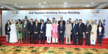 G20 کے تمام مندوبین کو ایک نتیجہ خیز، روشن خیال اور مثبت نتائج کے لیے میری نیک تمناؤں کا اظہار کرتا ہوں جو سیاحت کے شعبے میں پائیدار ترقی کے لیے ایک عالمی فن تعمیر کی تعمیر میں ہماری مدد کرے گا: ایل جی منوج سنہا